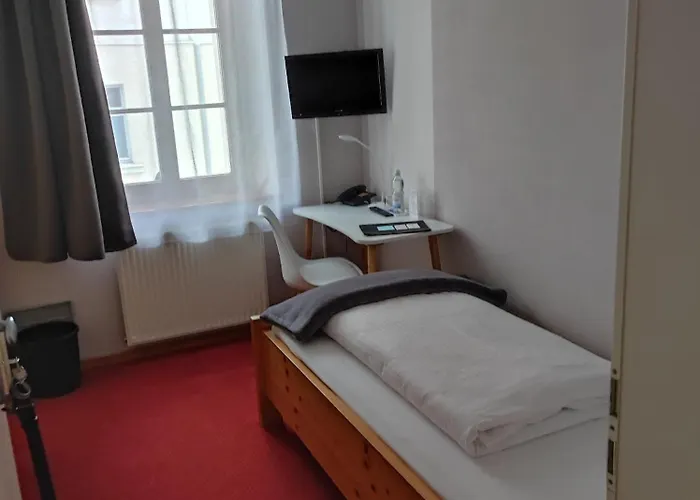 Отель Blaue Blume 2*